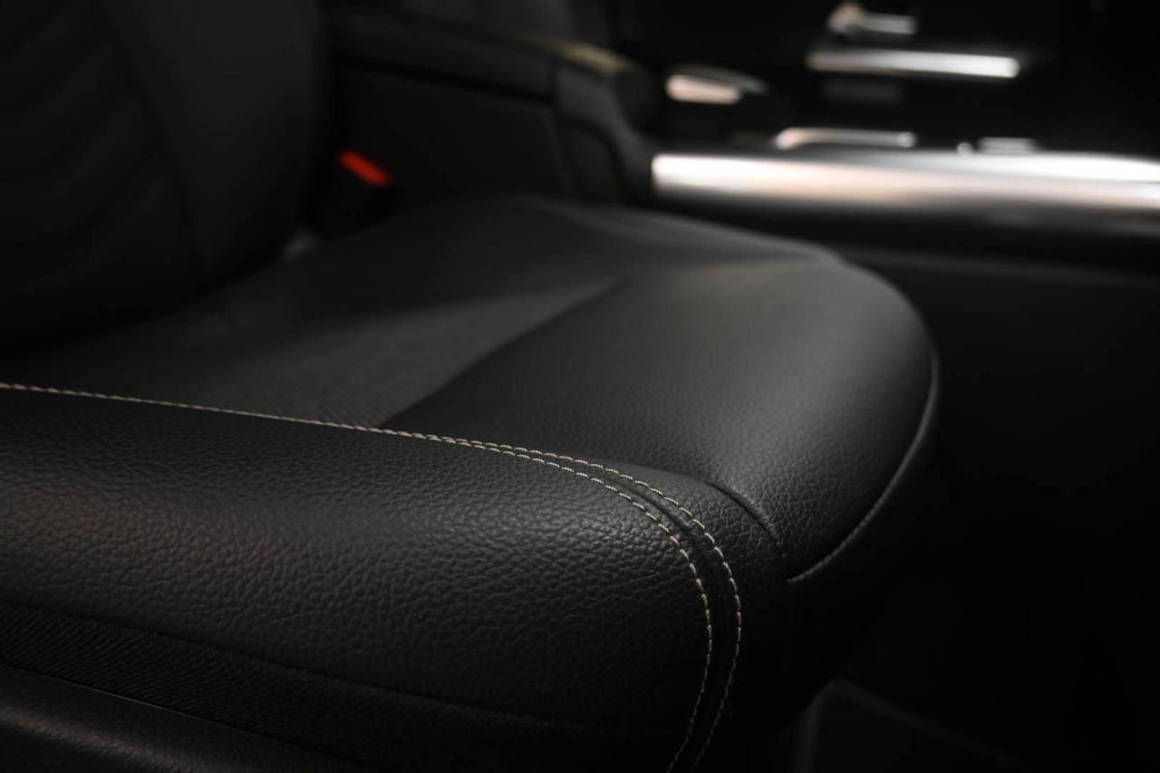 MERCEDES GLA (H247) GLA 200 d Automati...