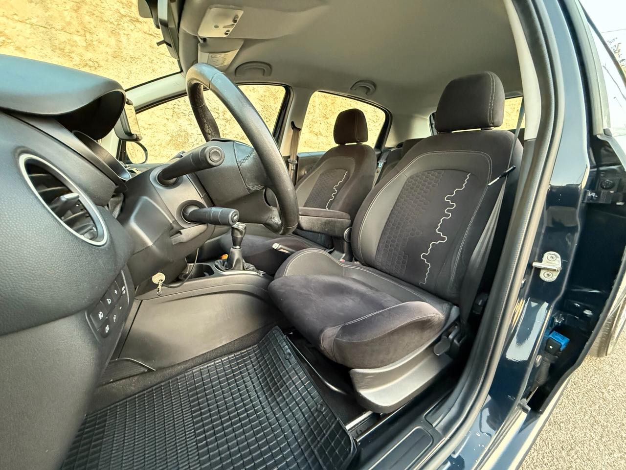 Fiat Punto LOUNGE/1.3 MJT 75 CV/SOLO 129000 KM
