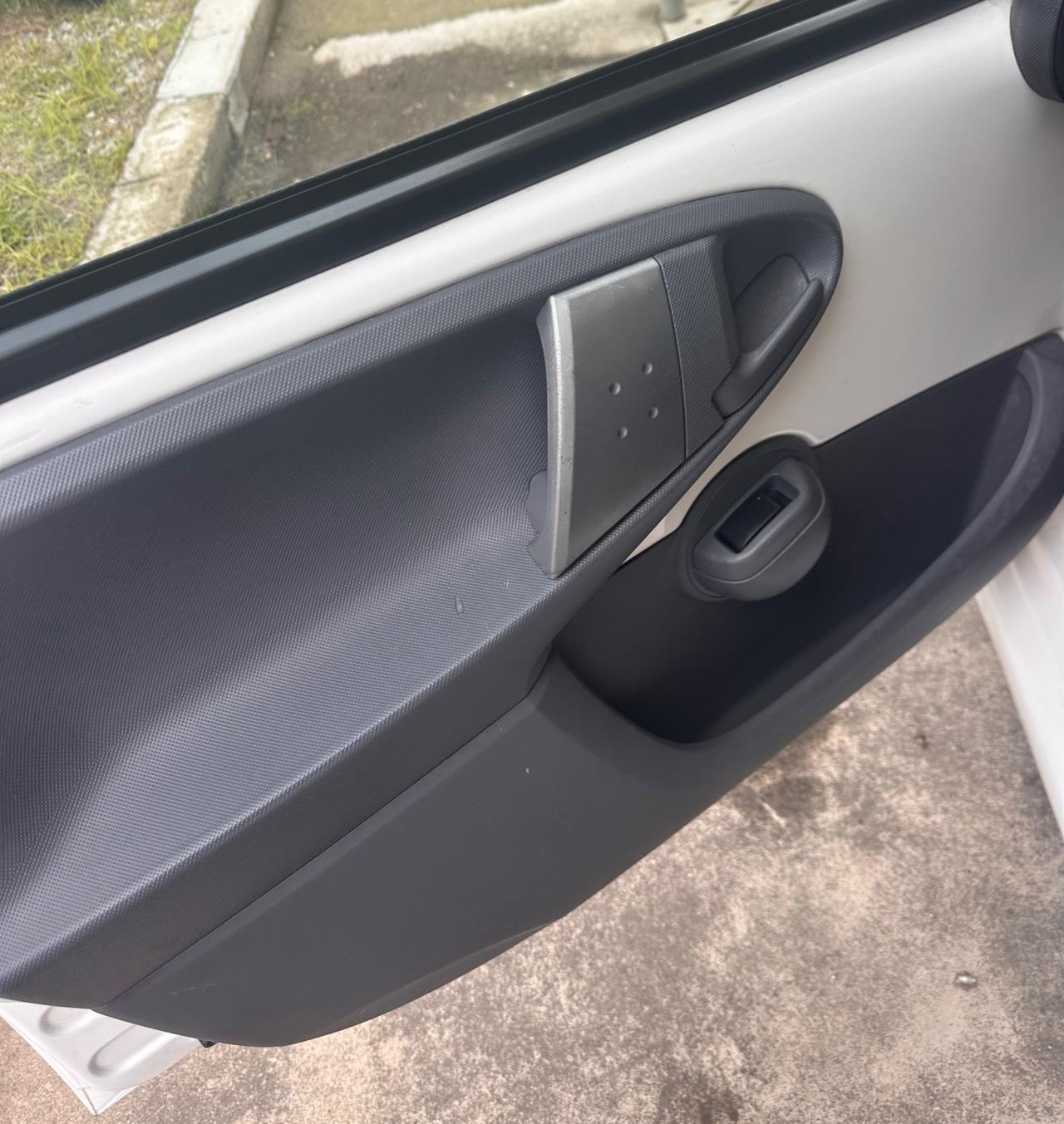 Toyota Aygo 1.0 12V VVT-i 5 porte Deep Ocean Connect