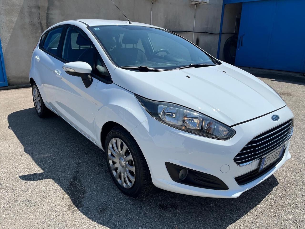 Ford fiesta 5P-1.5 tdci/75 cv-full-2013