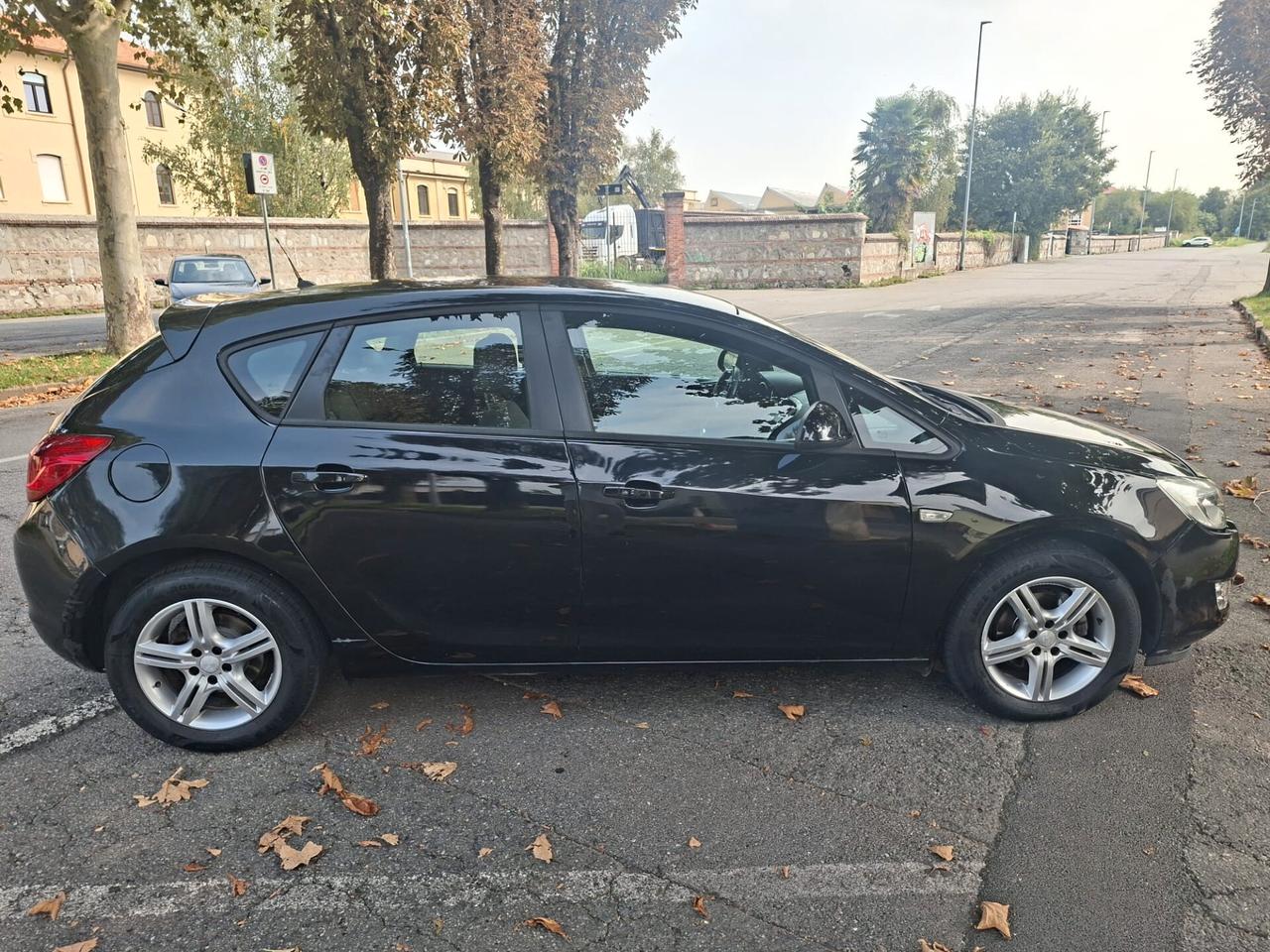 Opel Astra 1.3 Multijet cosmo 2010