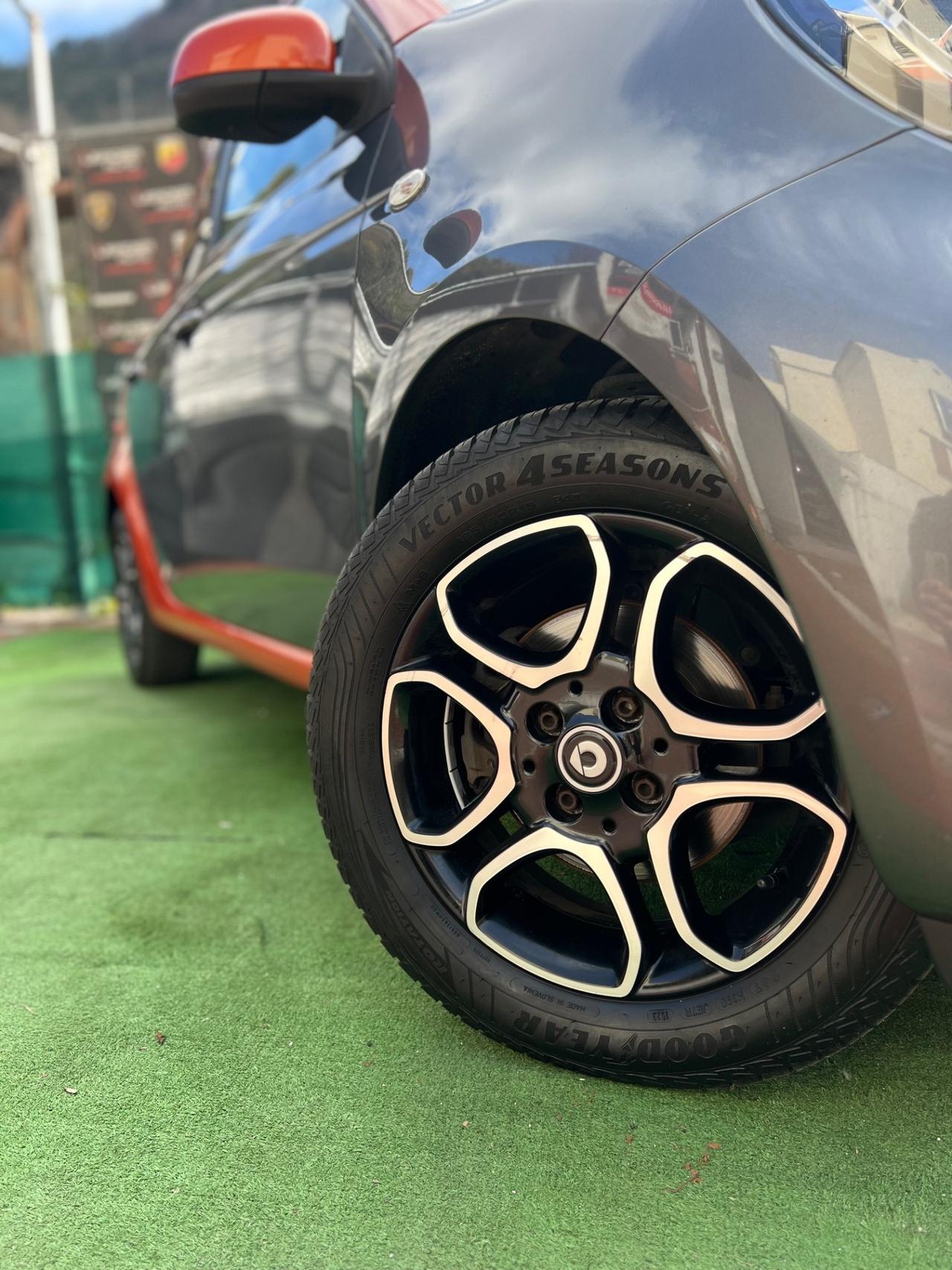 Smart ForFour 90cv TETTO/SENSORI POST/BRACCIOLO