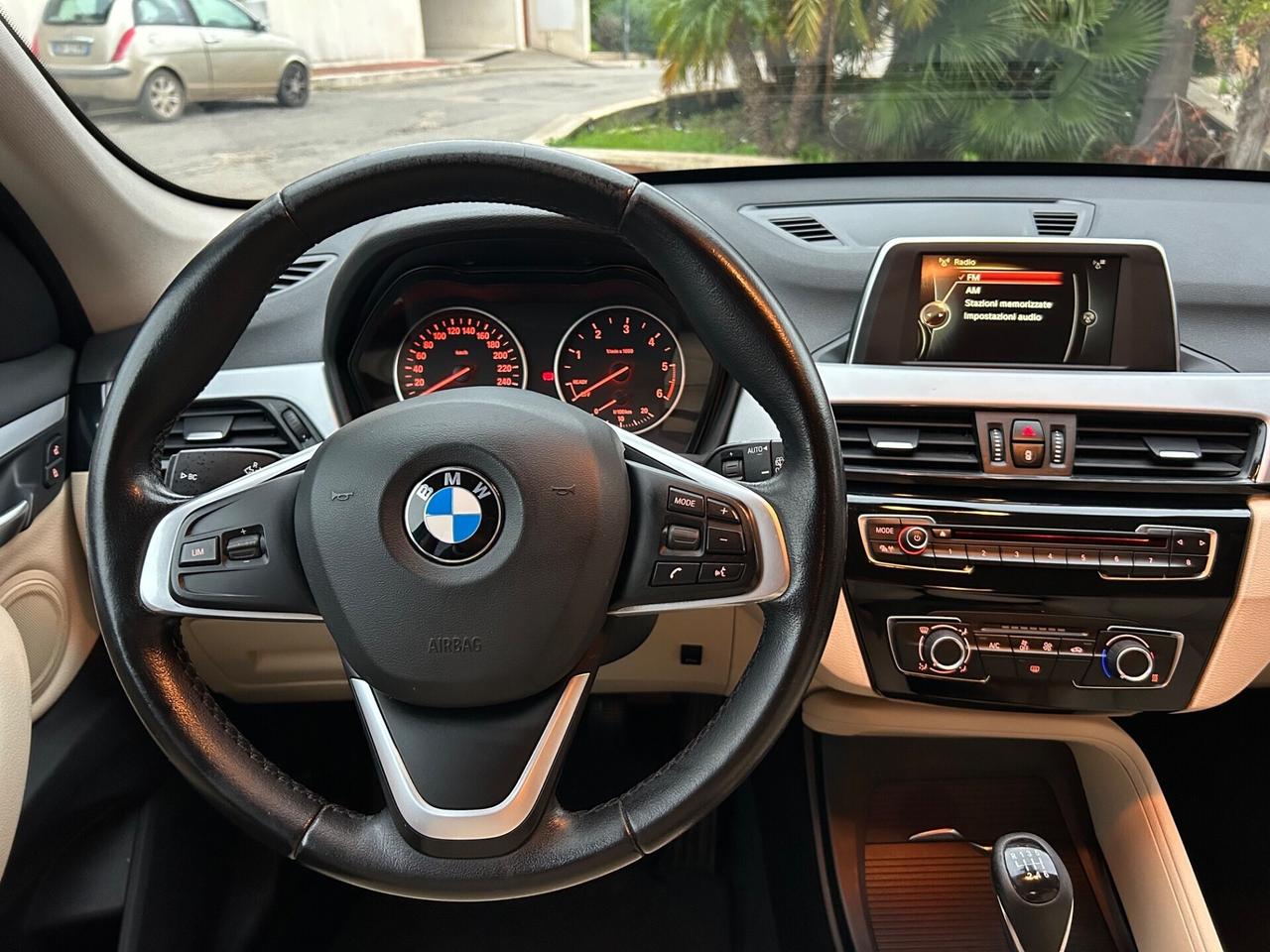 Bmw X1 sDrive18d xLine Strafull !!!
