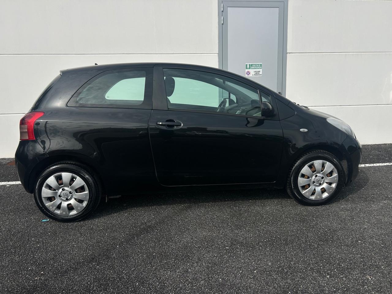 Toyota Yaris 1.0 3 porte Sol
