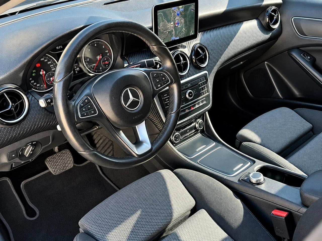 Mercedes-benz GLA 180 d Automatic Sport