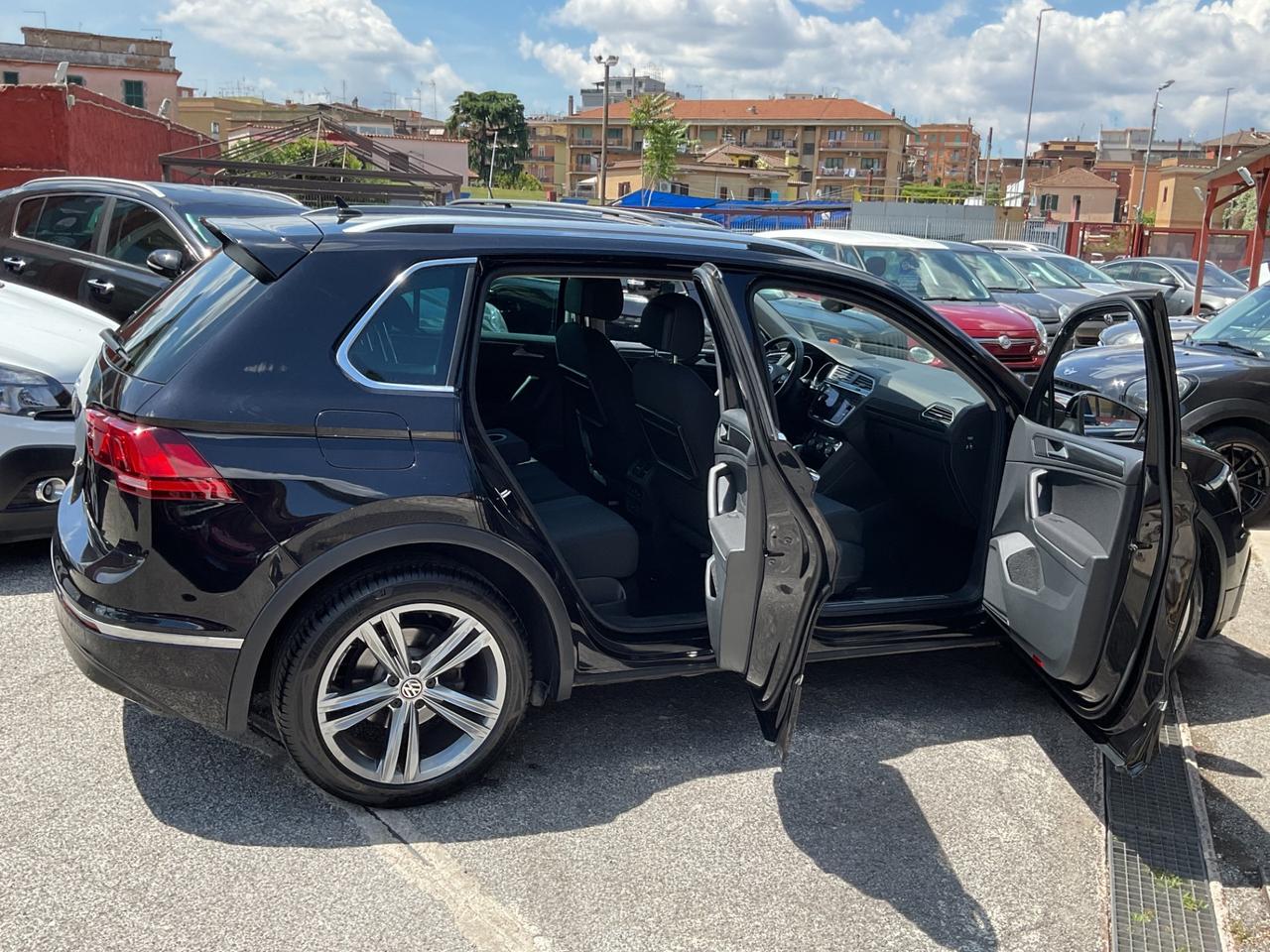 Tiguan 2.0 TDI 150 CV- DSG R-Line-iva esp-unipro
