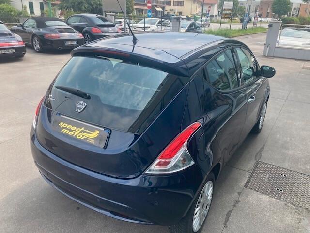 Lancia Ypsilon 1.2 69 CV 5 porte Apple Connect clima ideale per neopatentati