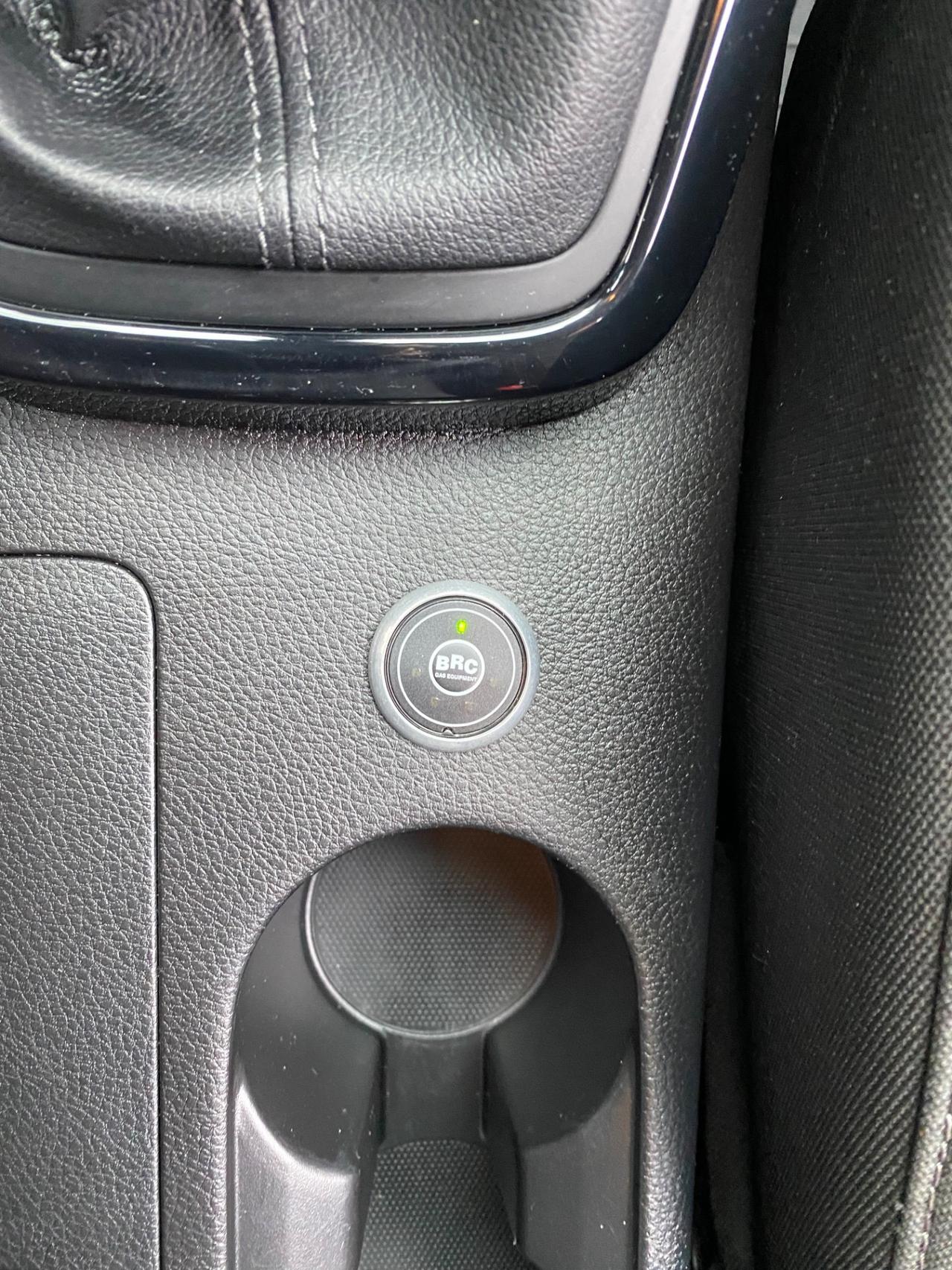 Kia Stonic 1.4 MPI EcoGPL Style NEOPATENTATI!!!