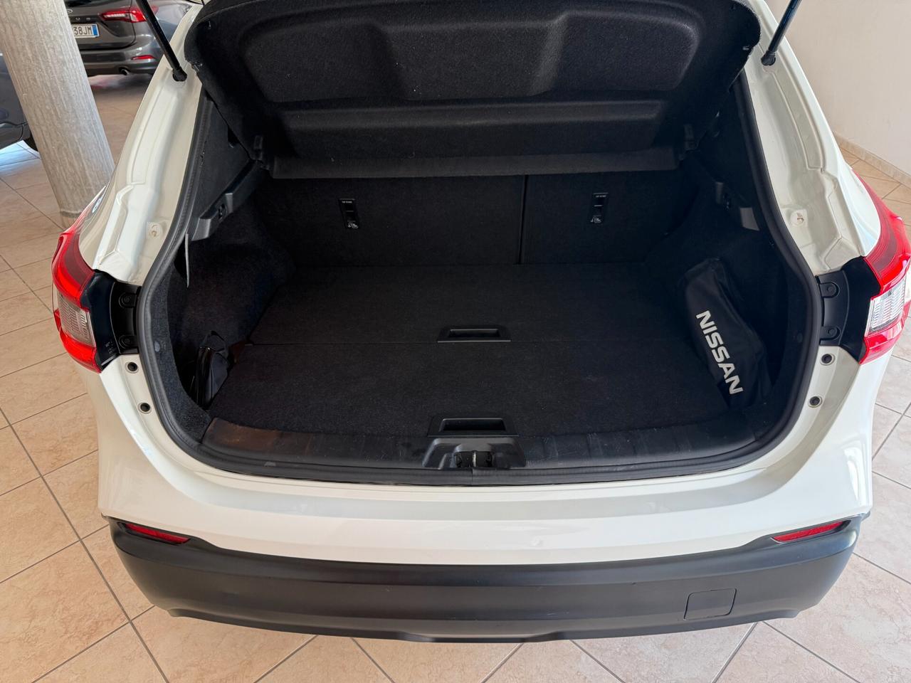 Nissan Qashqai 1.5 dCi Business Navi Retro Led