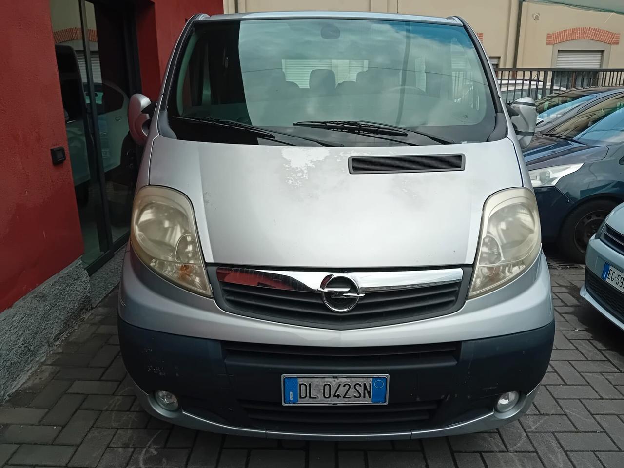 Opel Vivaro 8 POSTI
