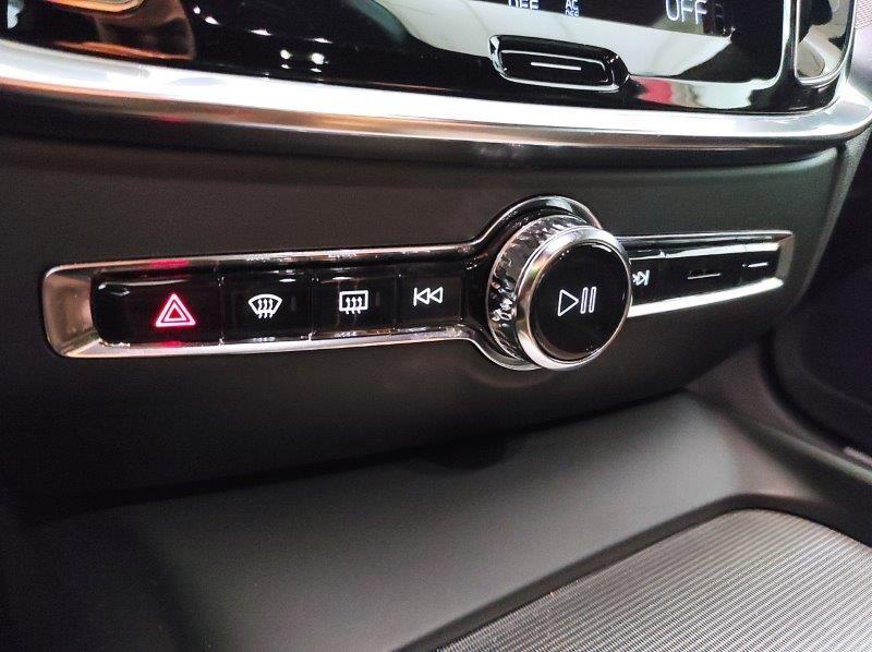VOLVO V60 (2018-->) - V60 B4 (d) Geartronic R-Design