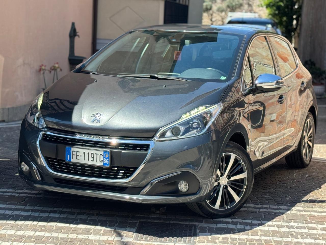 Peugeot 208 PureTech 82 5 porte Allure