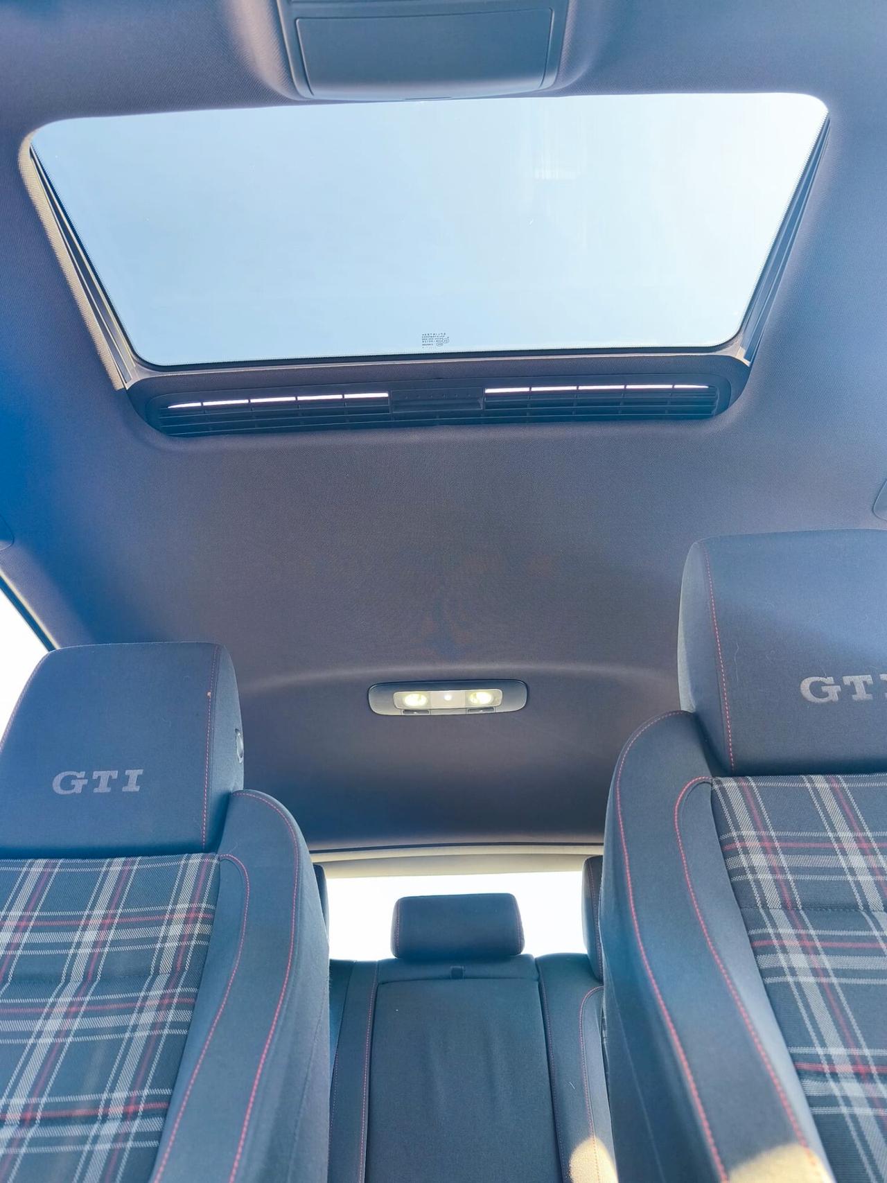Volkswagen Golf GTI 2.0 TSI DSG 5p.
