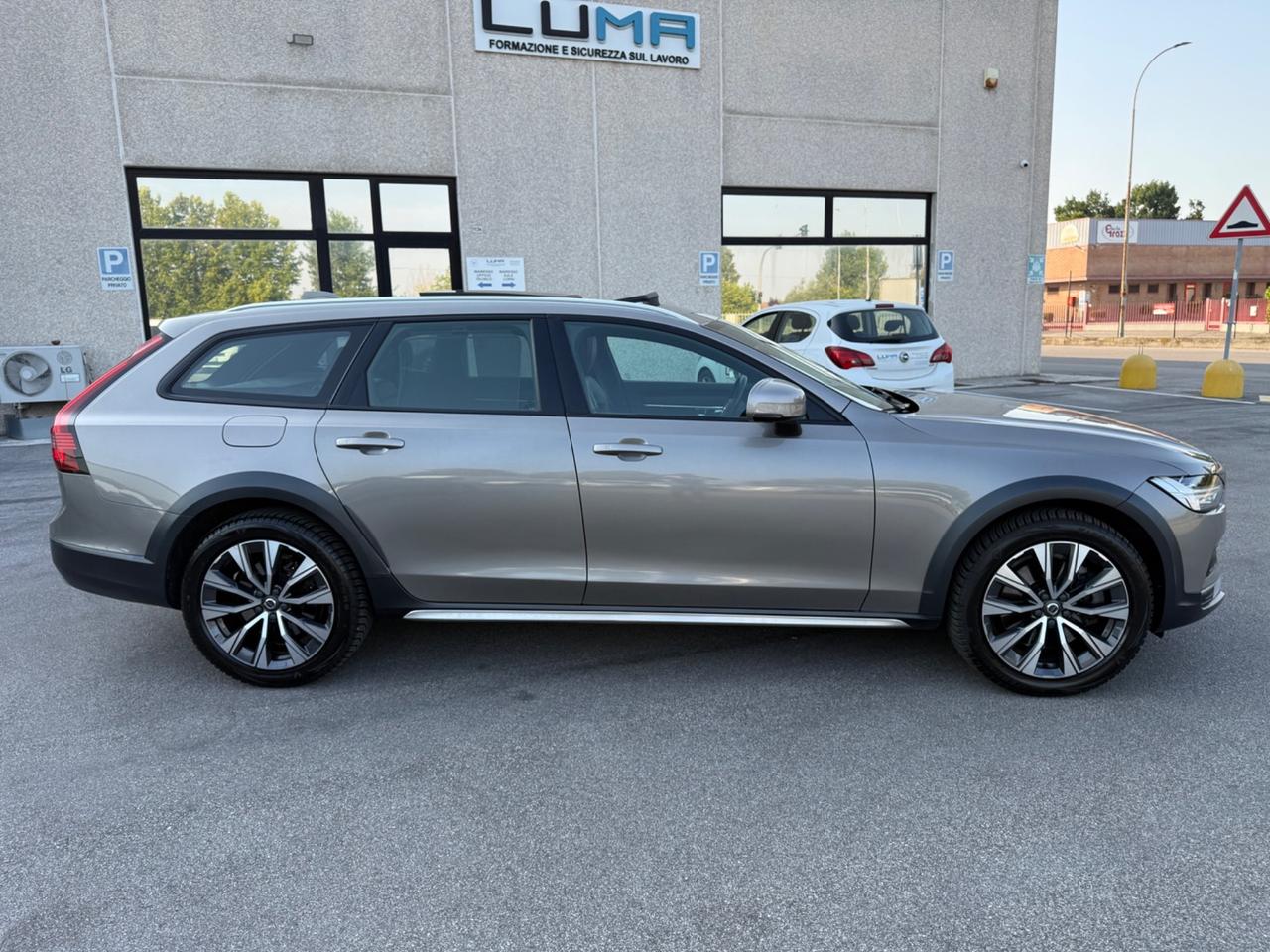 Volvo V90 Cross Country B4 AWD Geartronic Business Pro