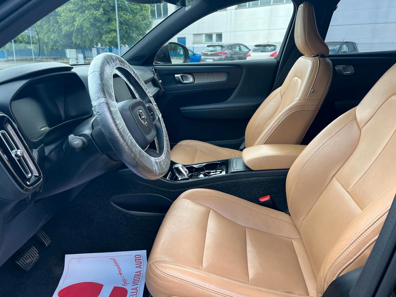 Volvo XC40 D3 Inscription * AUTOCARRO N1