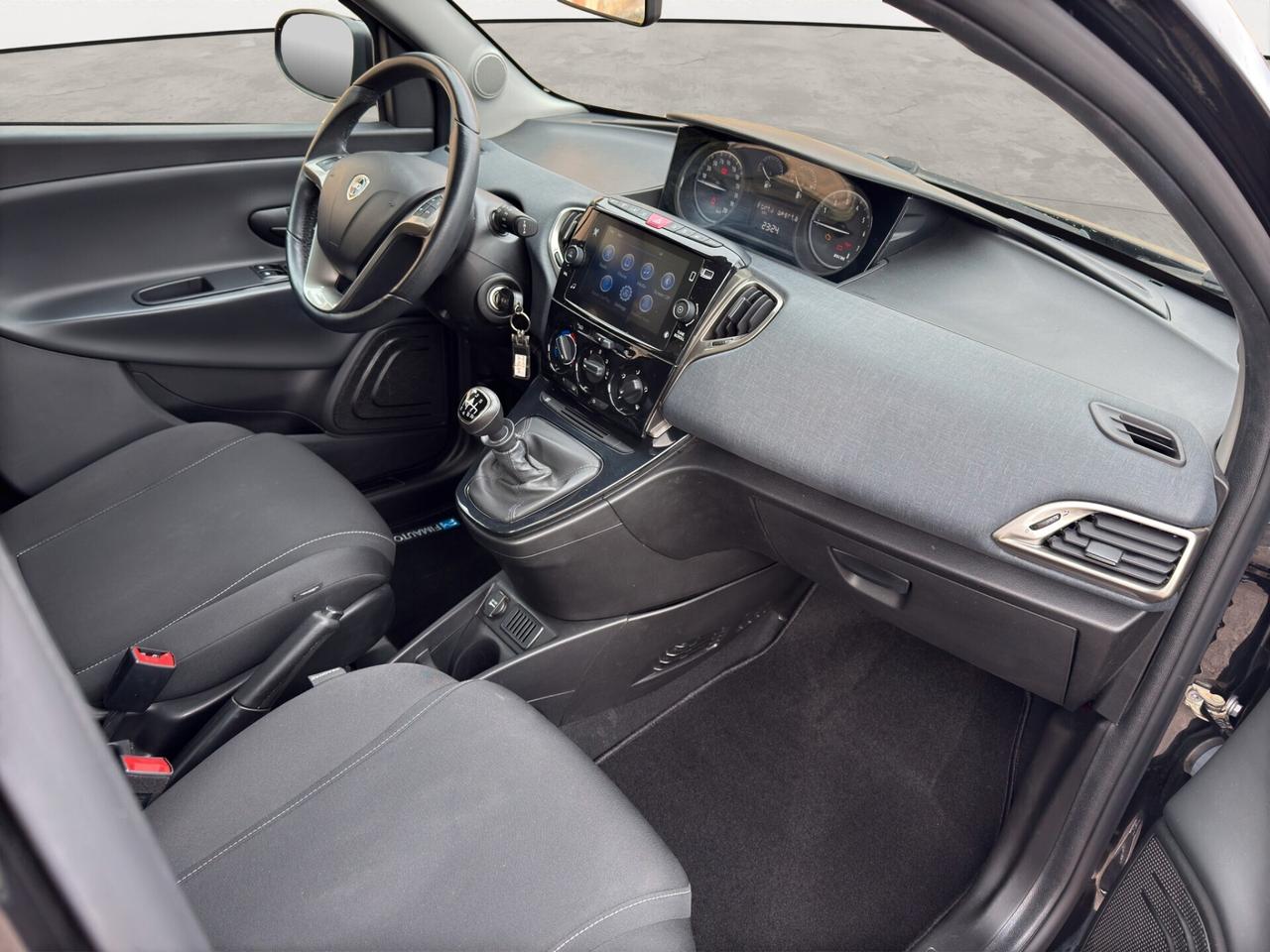 Lancia Ypsilon 1.0 FireFly 5 porte Hybrid Gold - 2023