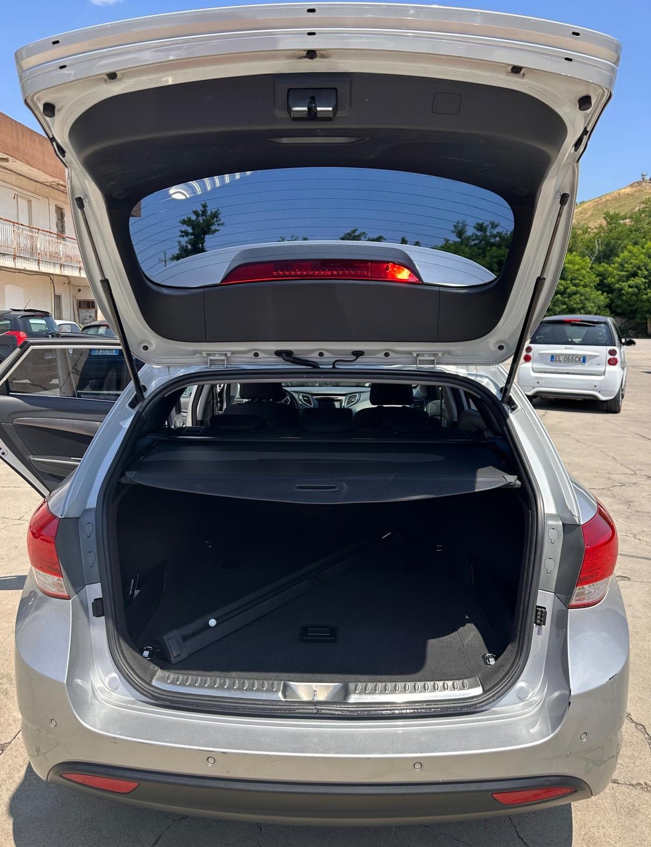 Hyundai i40 Wagon 1.7 CRDi 115CV Comfort NAVI RETROC