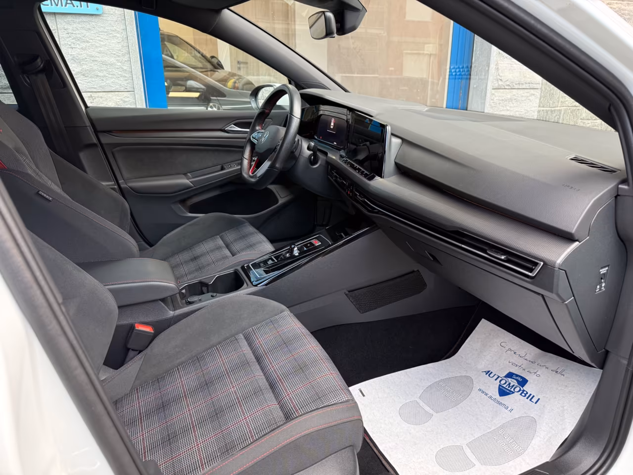 Volkswagen Golf GTI 2.0 TSI DSG PERFORMANCE