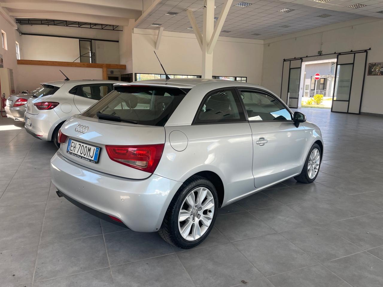 Audi A1 1.6 TDI 105 CV Ambition 3 porte adatto a NEOPATENTATI