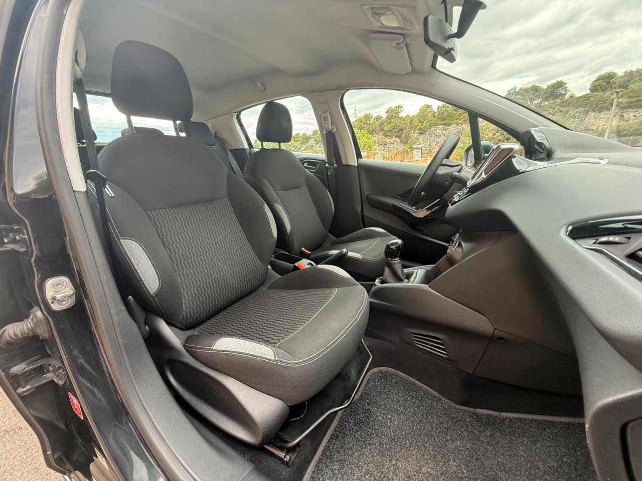 Peugeot 208 Active/1.0 68 CV/5 POSTI/CLIMA
