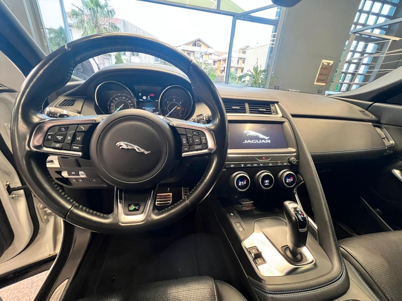Jaguar E-Pace 2.0D 150 CV AWD aut. R-Dynamic S