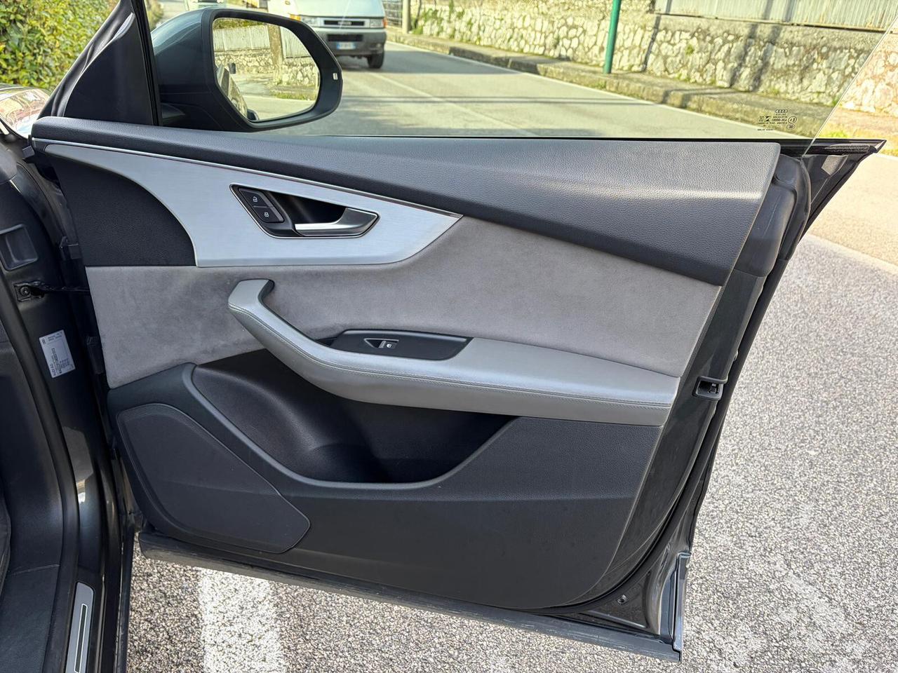 Audi Q8 50 TDI 286CV quattro tiptronic sline