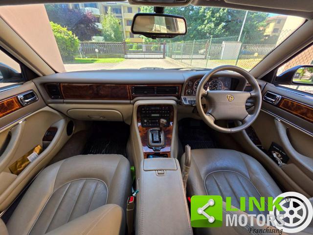 DAIMLER Six LWB 4.0L GUIDA A DESTRA