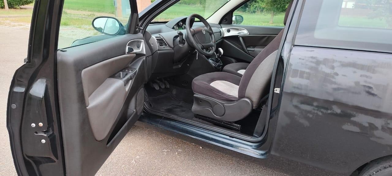 Lancia Ypsilon 1.2 Argento