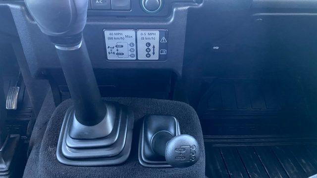 LAND ROVER Defender 90 2.4 TD4 3P CORTO SE ITALIANO da VETRINA