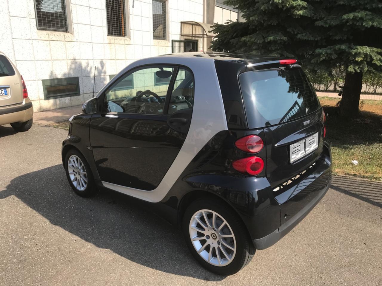 Smart ForTwo 1000 52 kW coup&eacute; passion