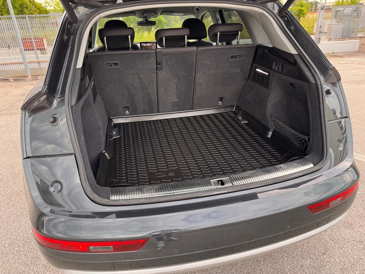 Audi Q5 2.0 TDI quattro S tronic Sport Matrix Luci Multicolor