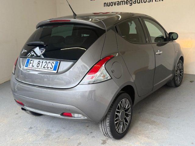 LANCIA Ypsilon 1.2 69 CV 5 porte GPL Ecochic Silver