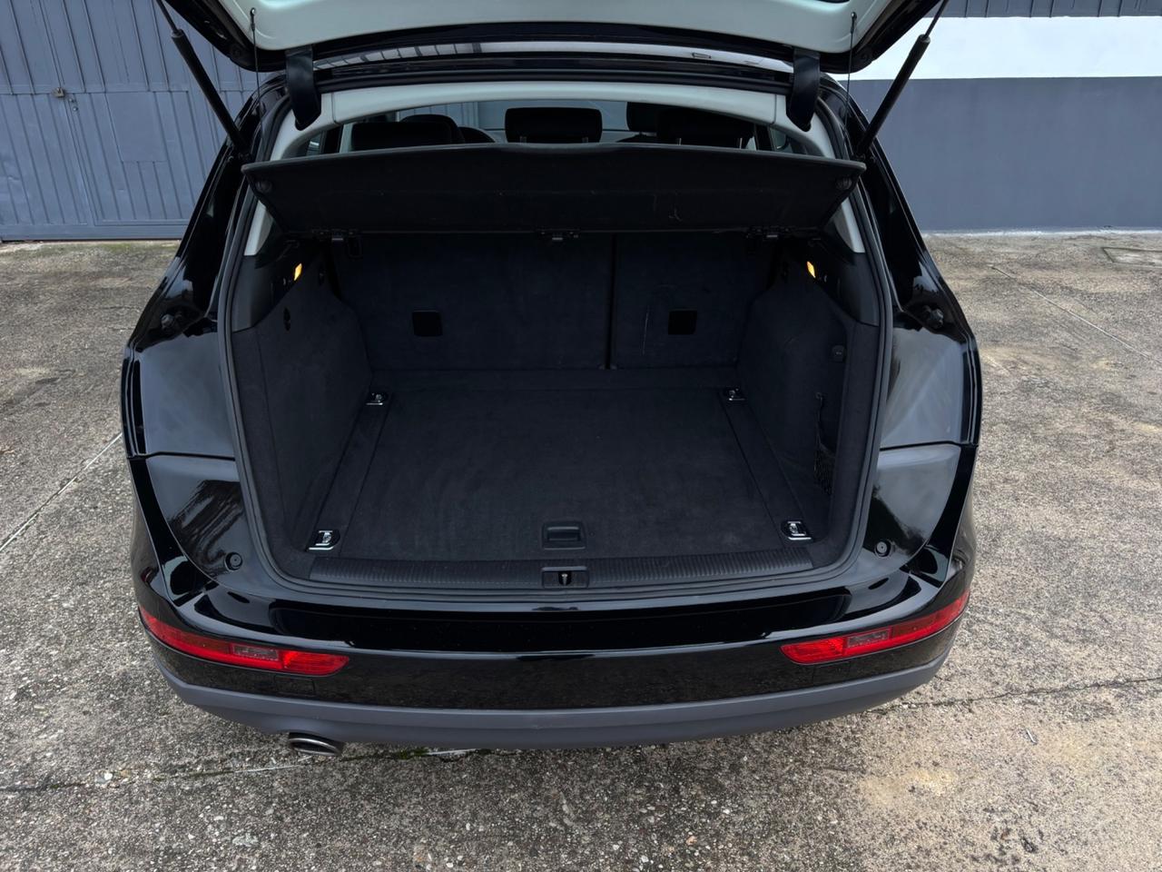 Audi Q5 2.0 TDI 150 CV. Garanzia 12 mesi