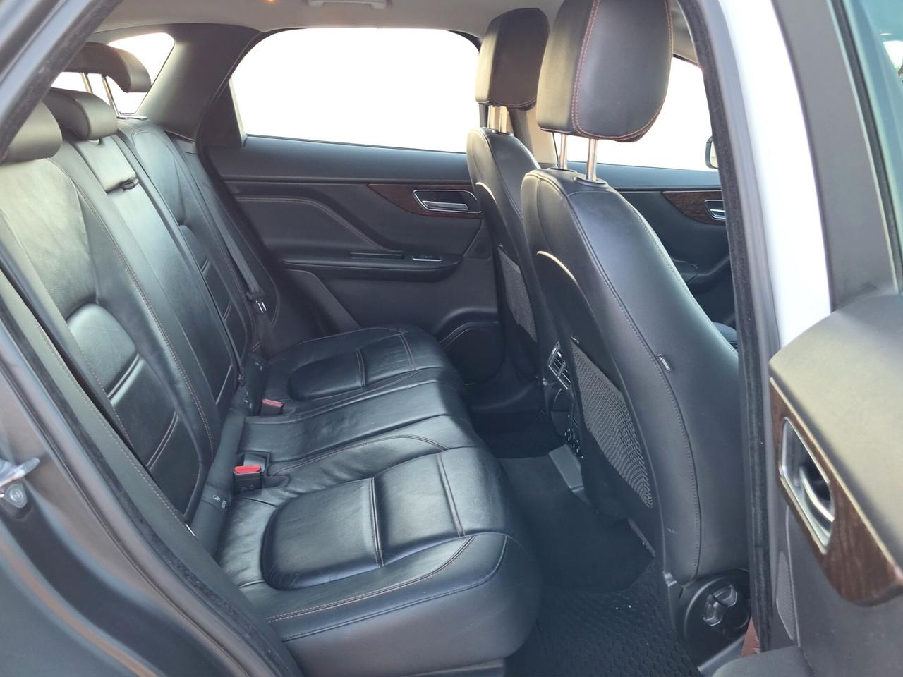 Jaguar F-Pace 2.0 D 180 CV AWD aut. Prestige