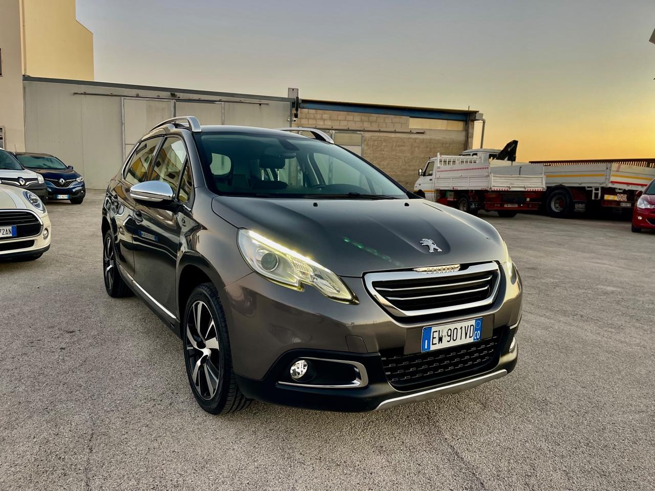 PEUGEOT 2008 1.6 HDI FULL LED ALLURE PARI AL NUOVO