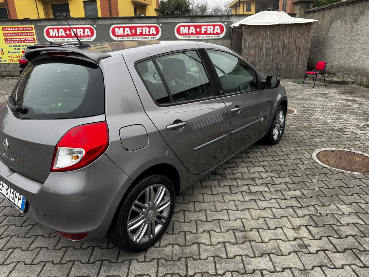 Renault Clio 1.5 dCi 85CV 5 porte con GANCIO TRAINO