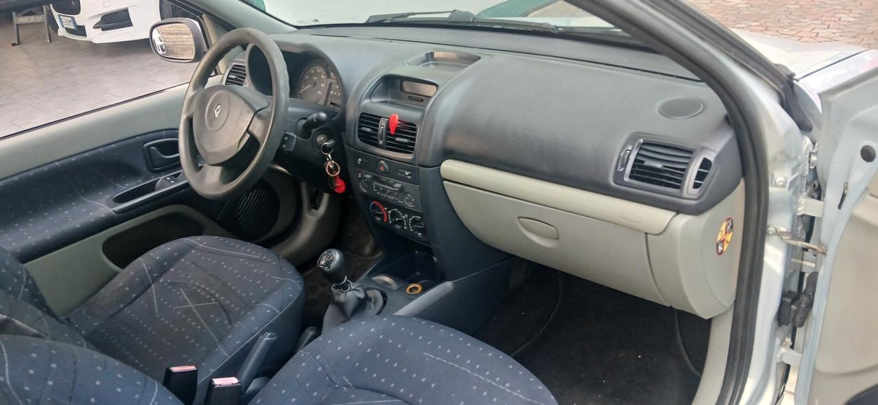 Renault Clio 1.2 cat neopatentati benzina