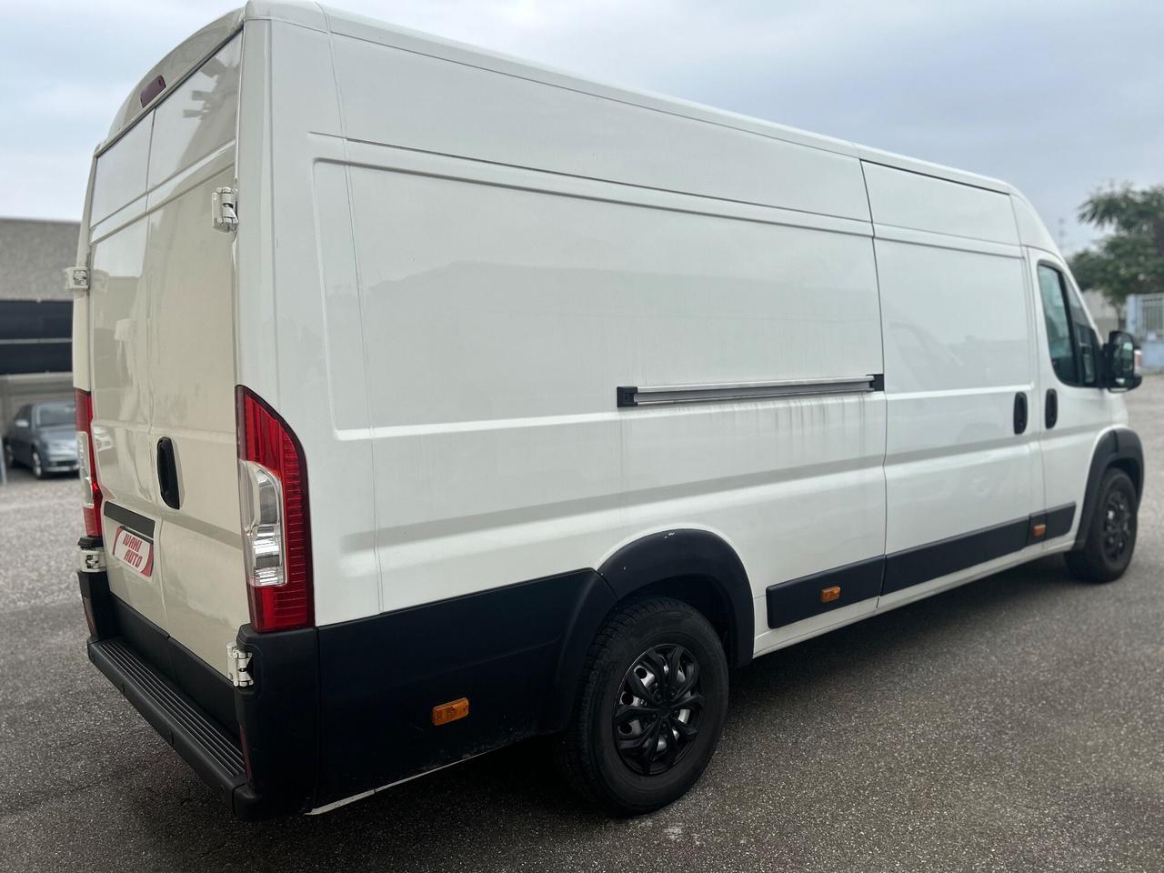 Peugeot Boxer 330 BlueHDi 140