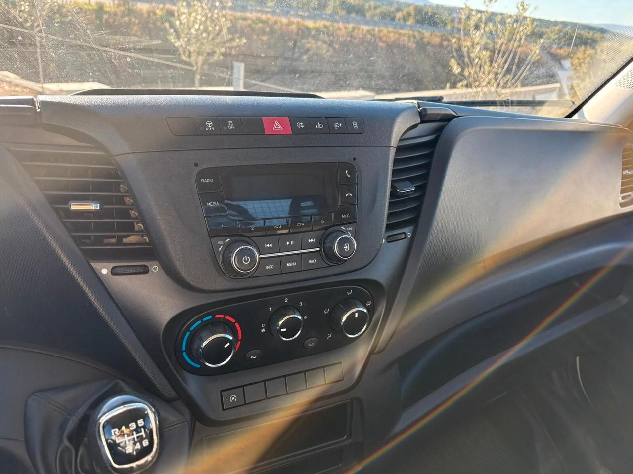 Iveco Daily RIBALTABILE TRILATERALE 35C12