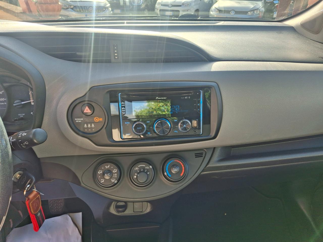 Toyota Yaris 1.0 5 porte Business neopatentati