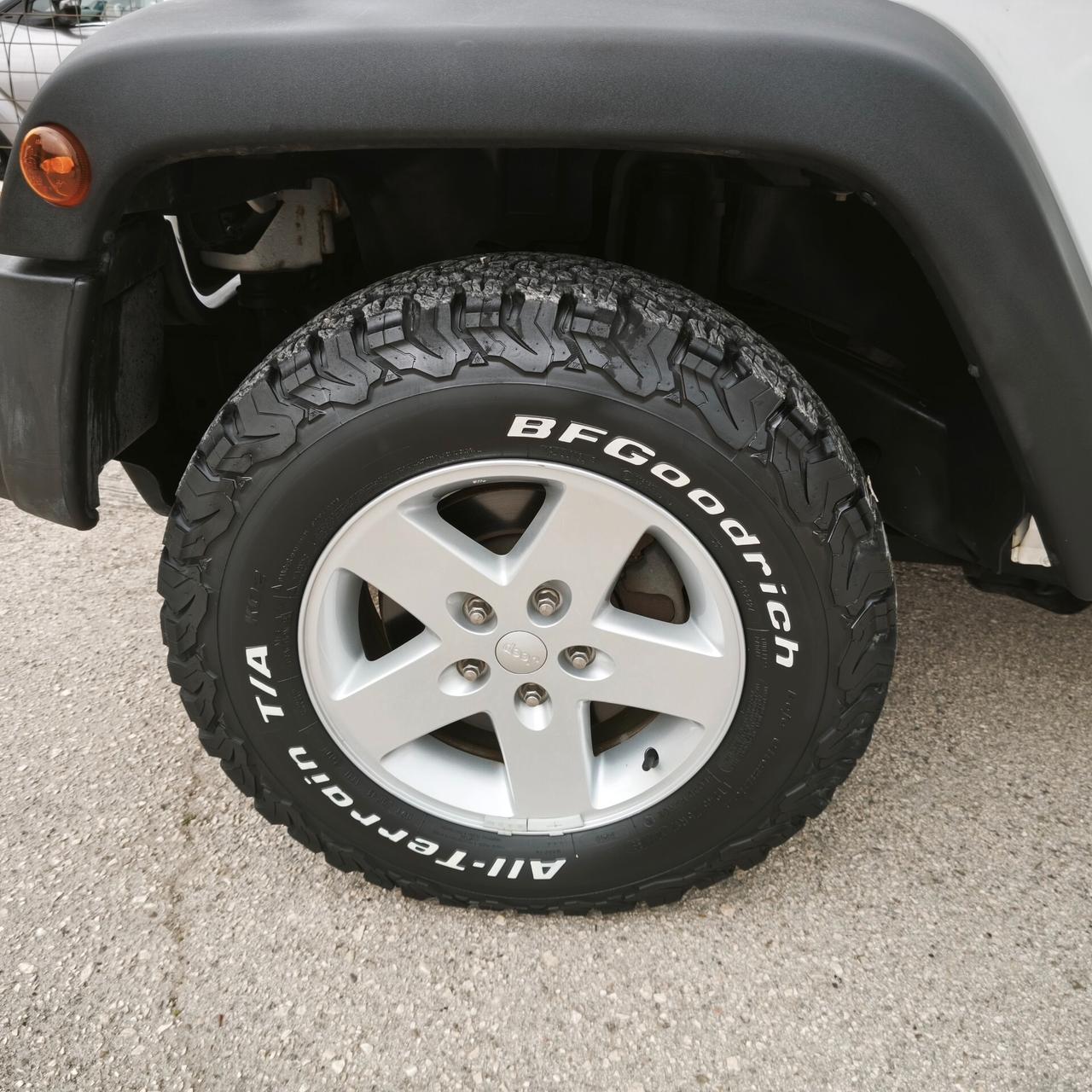 Jeep Wrangler 2.8 Sport CRD DPF