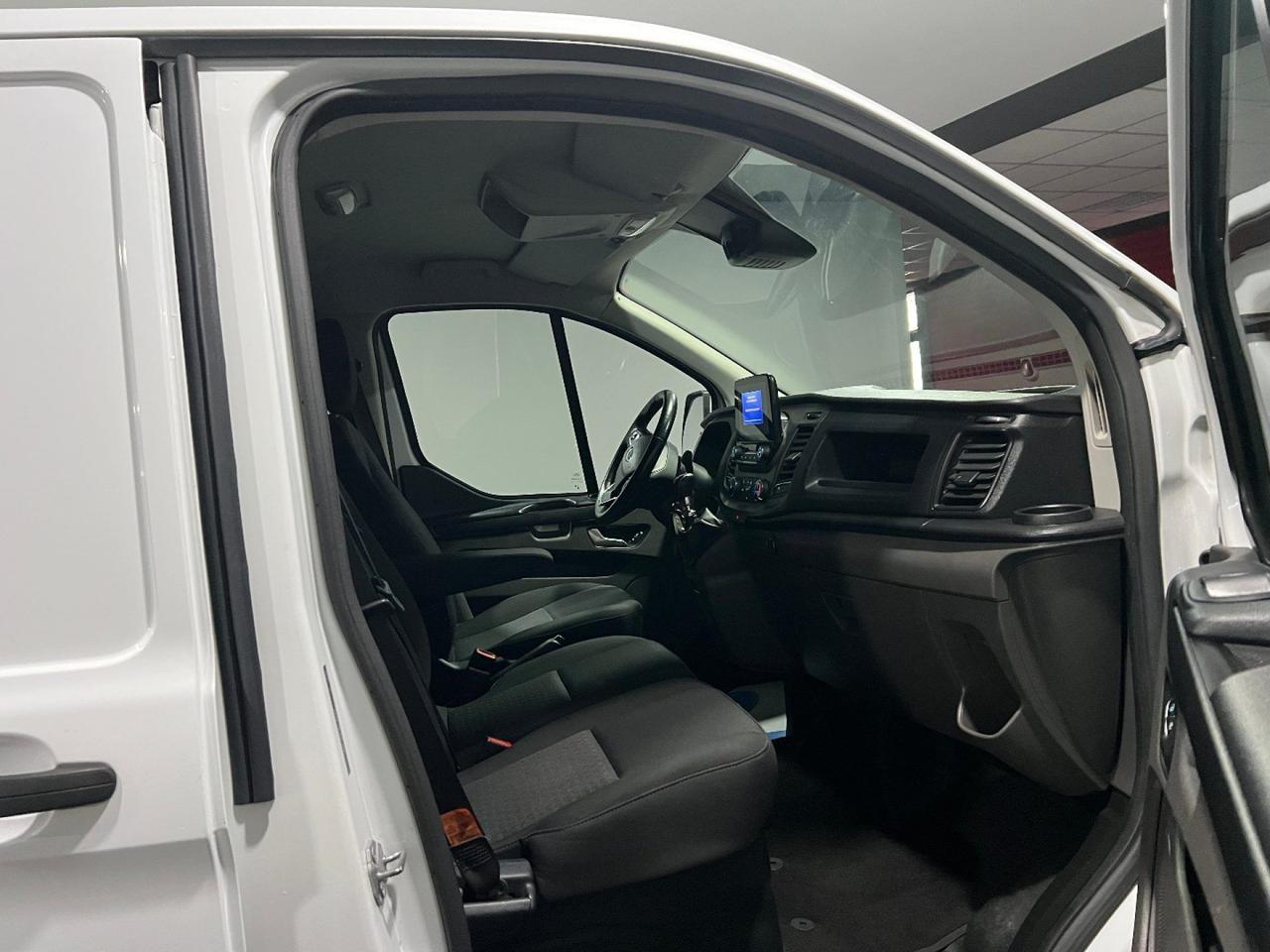Ford Transit Custom 300 2.0 TDCi 130 PL Furgone Titanium