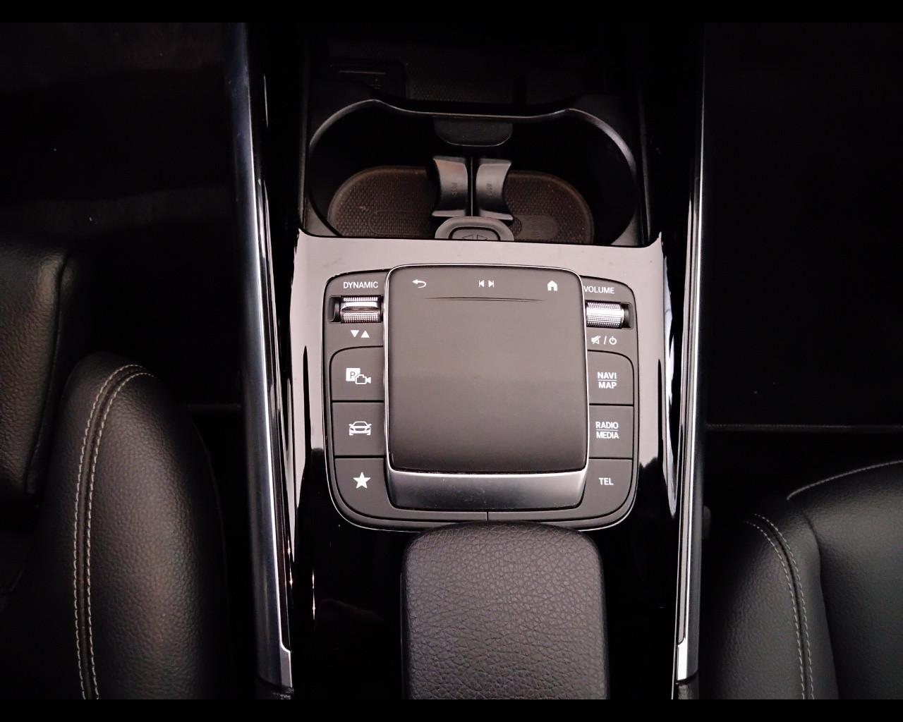 Mercedes-Benz Classe B - W247 2018 - B 180 d Sport auto