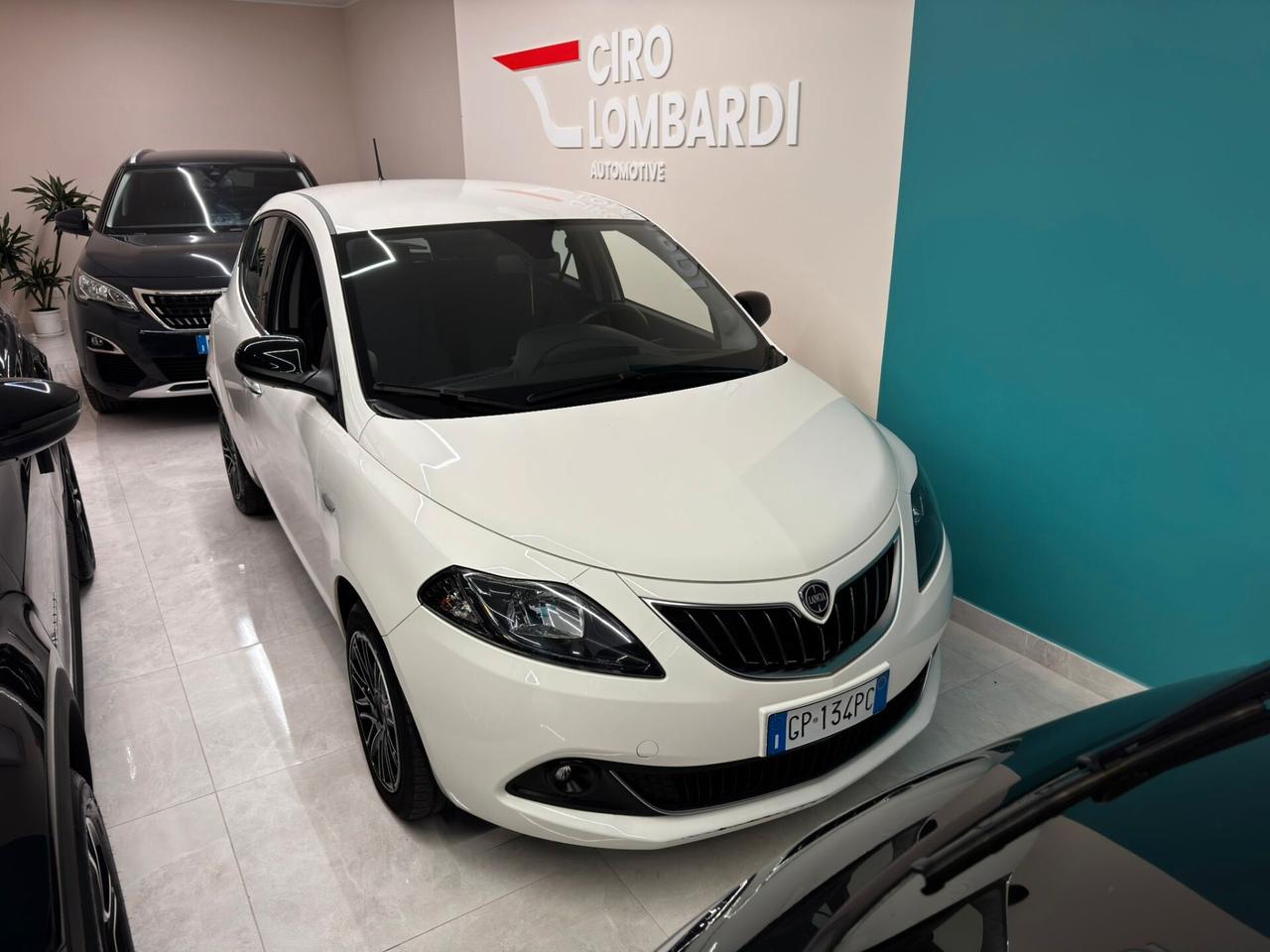 Lancia Ypsilon 1.0 FireFly 70 cv Hybrid Gold