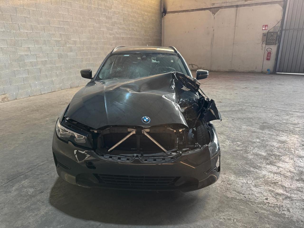 BMW 330 G21 330e Touring xdrive Business Advantage auto