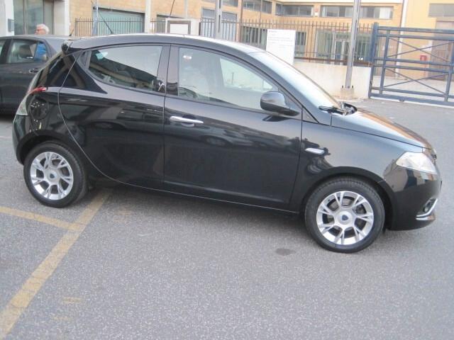 Lancia Ypsilon 1.2 69 CV 5 porte Gold