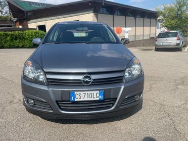 Opel Astra 1.6 16V Twinport 5 porte Cosmo