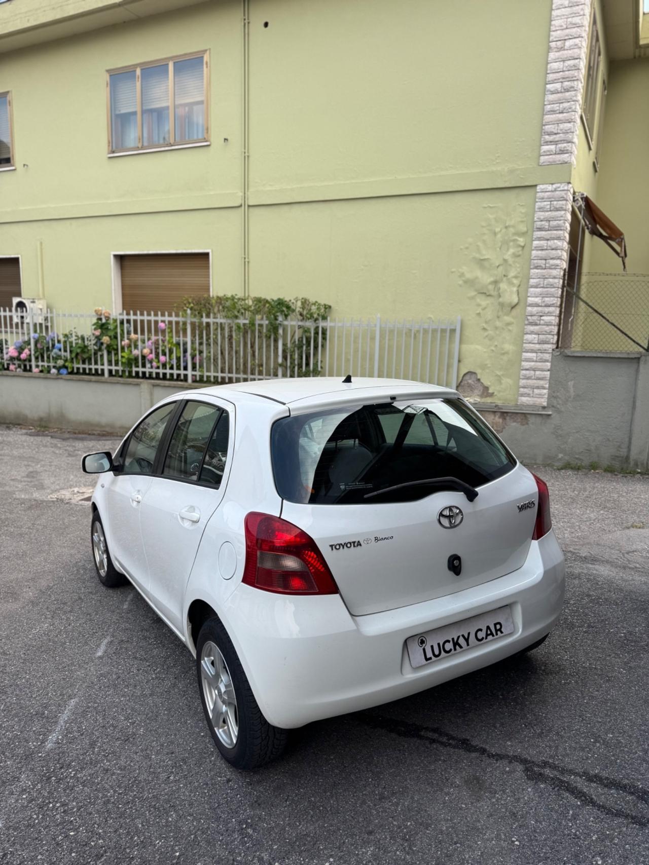Toyota Yaris 1.0 5 porte