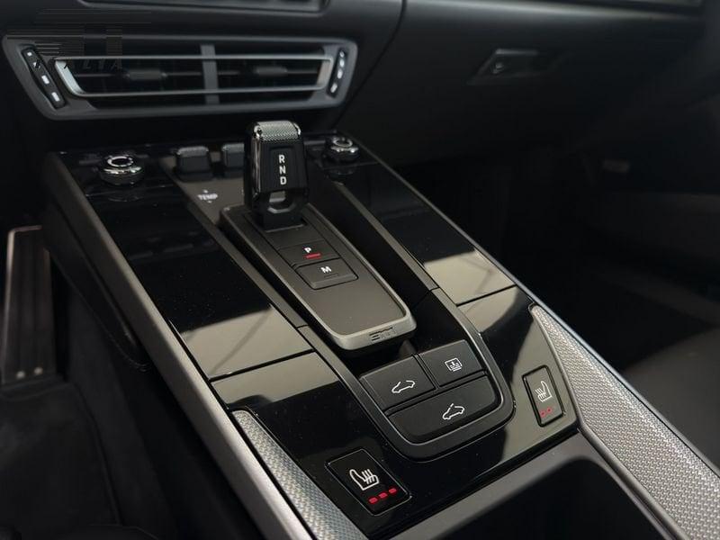 Porsche 911 CARRERA 4S