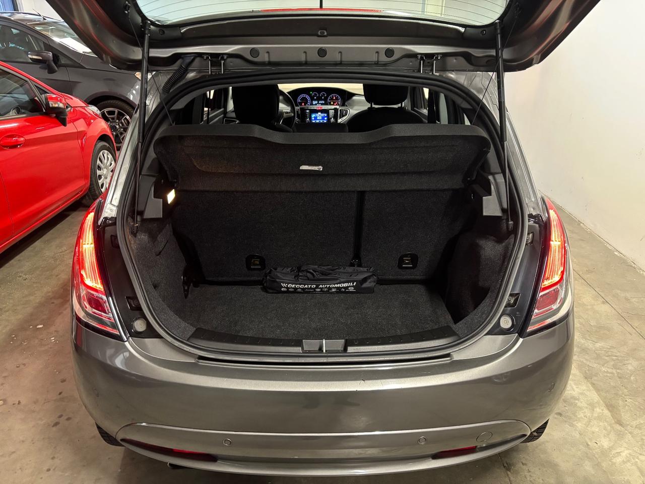 Lancia Ypsilon 1.0 | HYBRID GOLD | OK NEOPATENTATI